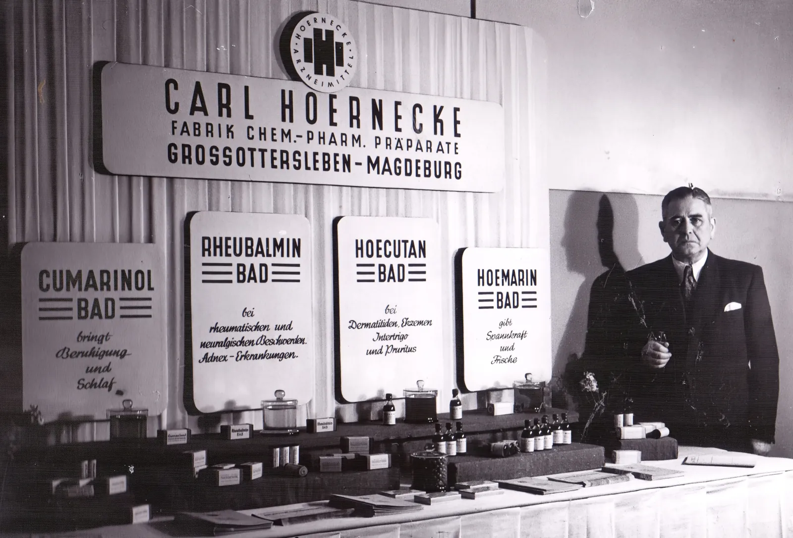 Historischer Messestand von Carl Hoernecke mit RHEUBALMIN Bad
